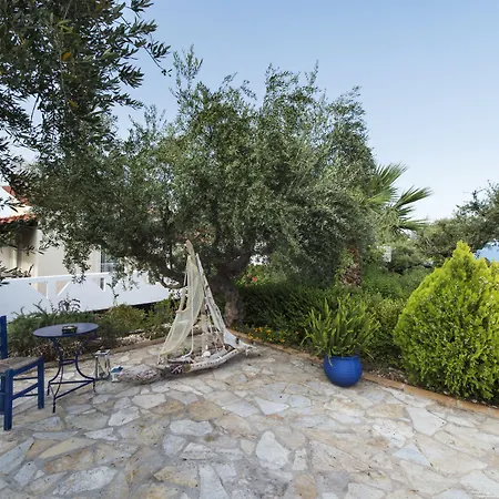 Village 3* Koróni