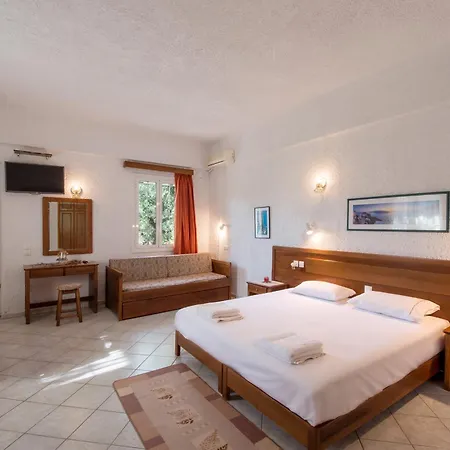 Village 3* Koróni