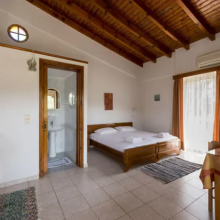 Village 3* Koróni