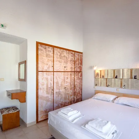 Village 3* Koróni