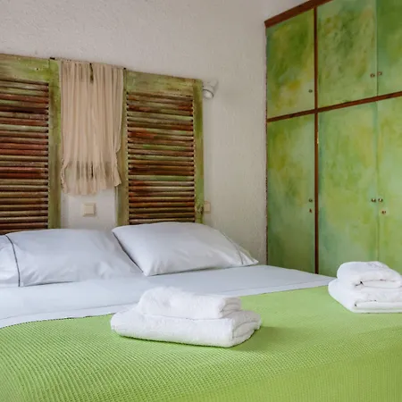 Ξενοδοχείο με διαμερίσματα Village