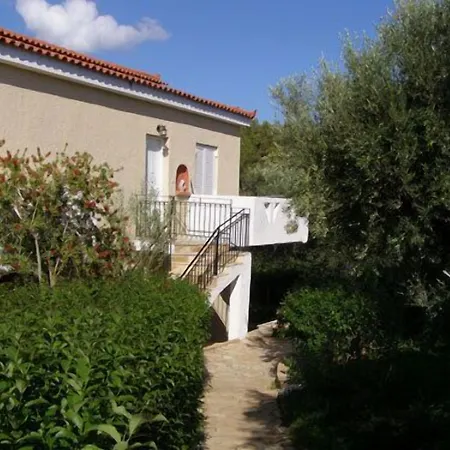 Ξενοδοχείο με διαμερίσματα Village 3*