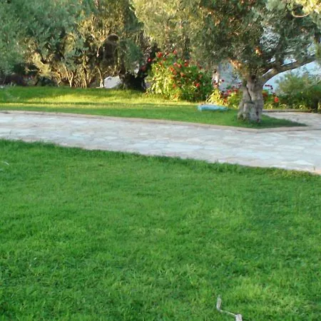 Ξενοδοχείο με διαμερίσματα Village