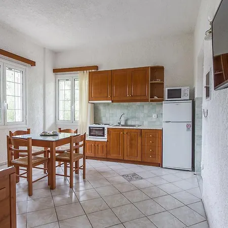 Village Apartmanhotel 3*