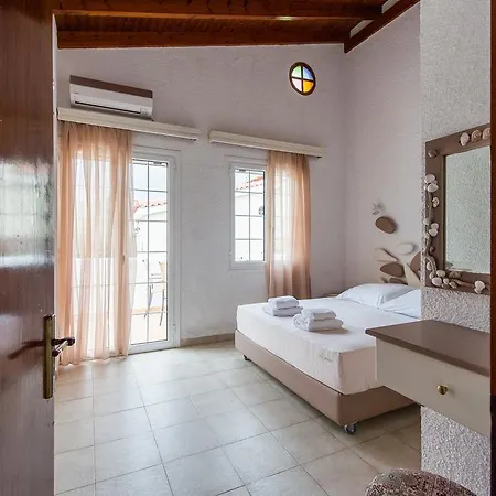 Village 3* Koróni