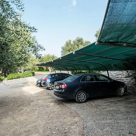 Village 3* Koróni