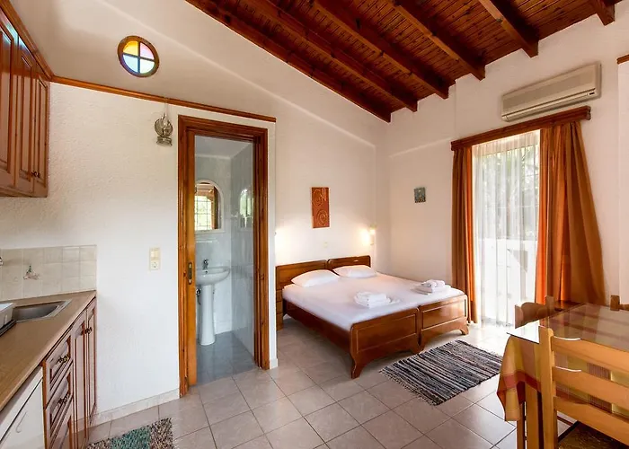 Village Aparthotel 3*