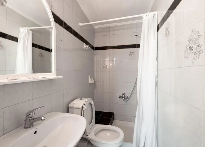 Apartmanhotel Village 3*