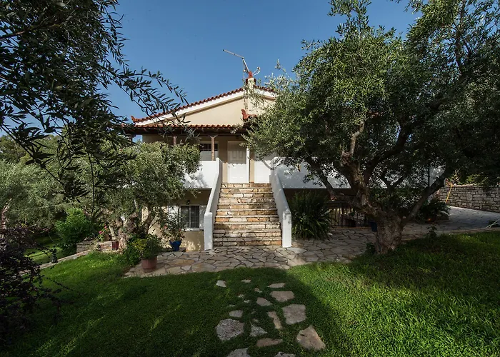 Village Apartmanhotel 3*