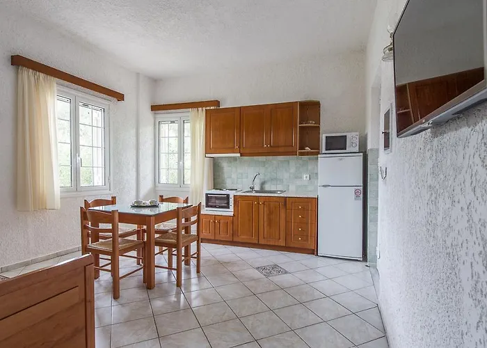 Village Apartmanhotel 3*