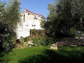 科罗尼村公寓式酒店 3* Koróni